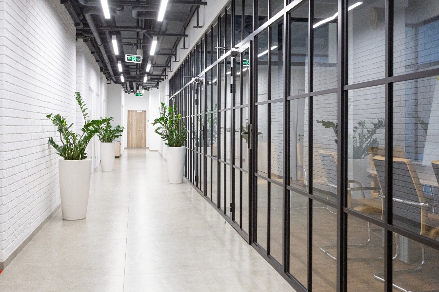Office Space: Is it Better to Lease or Buy?
